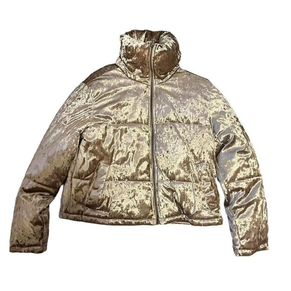 Forever 21 Jackets & Blazers - Forever 21 Contemporary Gold/Tan women's Velvet puffer jacket